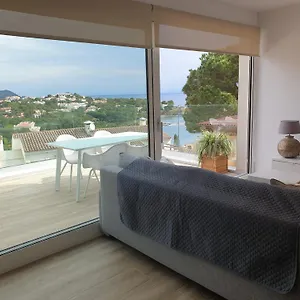 L'armonia Entre La Farella I Cau Del Llop Llançà