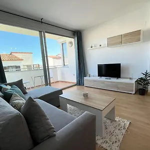 2-bedroom Brand New Steps From The Llançà